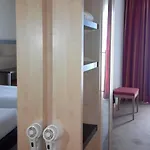 Hotel Girona 3 3*