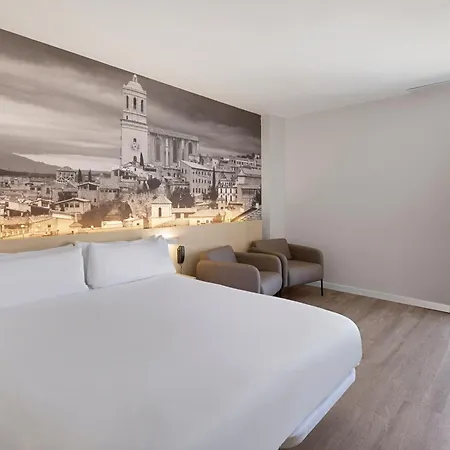 Girona 3 Hotell 3*