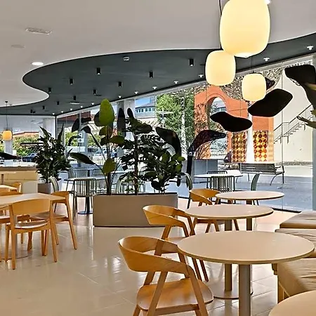 Otel Girona 3 3*