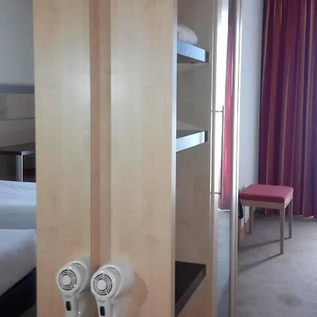 Hotell Girona 3 3*