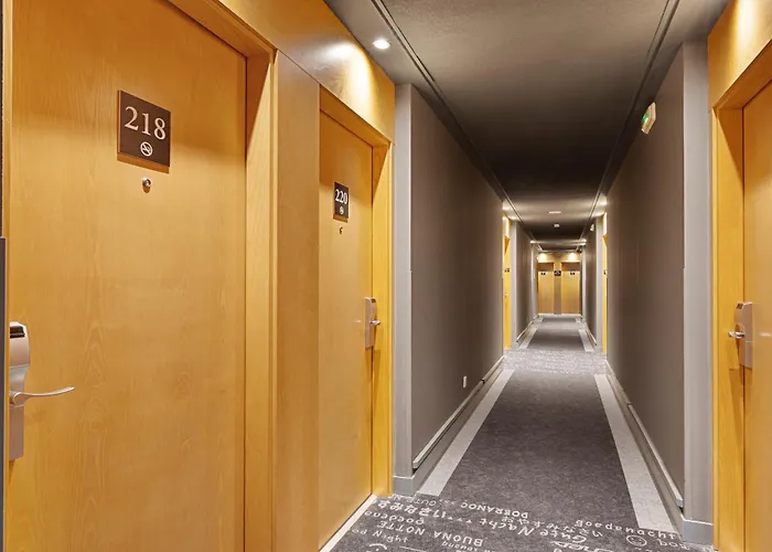 Hotel Girona 3 3*
