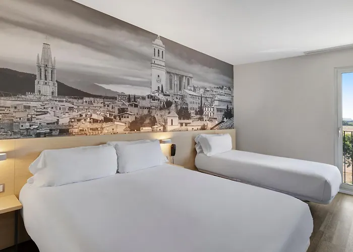 Hotel Girona 3 Salt