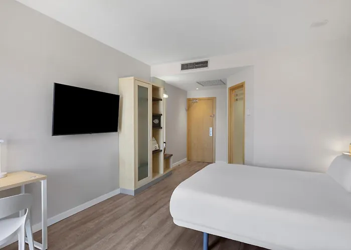 Girona 3 Hotel 3*