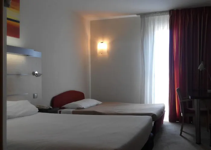 Girona 3 Hotel