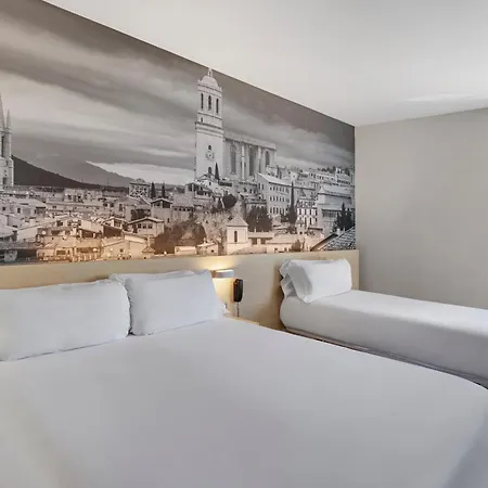 Hotel Girona 3 Salt