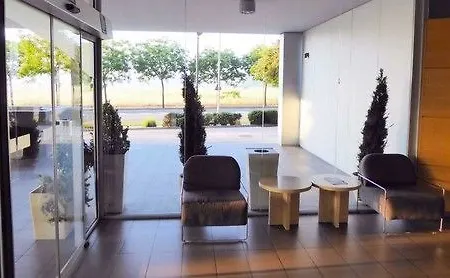ホテル Girona 3 サルト